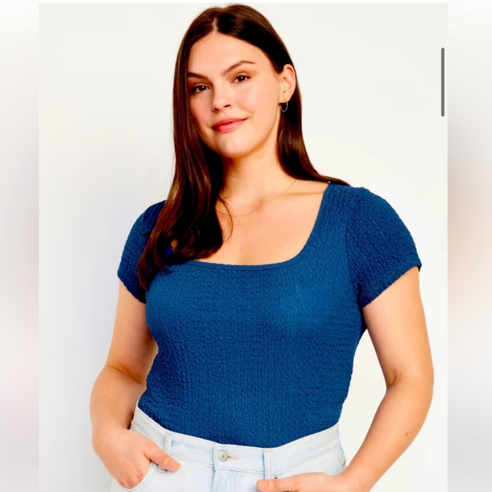 OLD NAVY | Women's Textured Blue Fitted Square Neck Short Sleeved Shirt